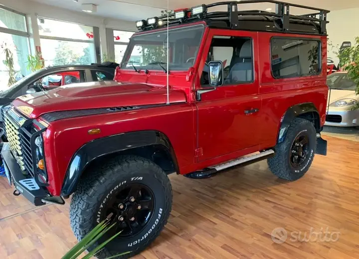 Land Rover Defender 2009 photo 2
