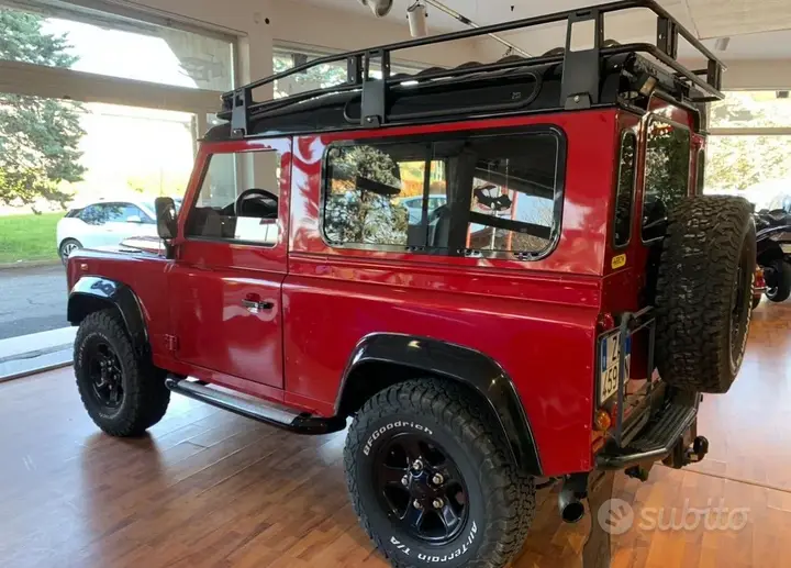 Land Rover Defender 2009 photo 3