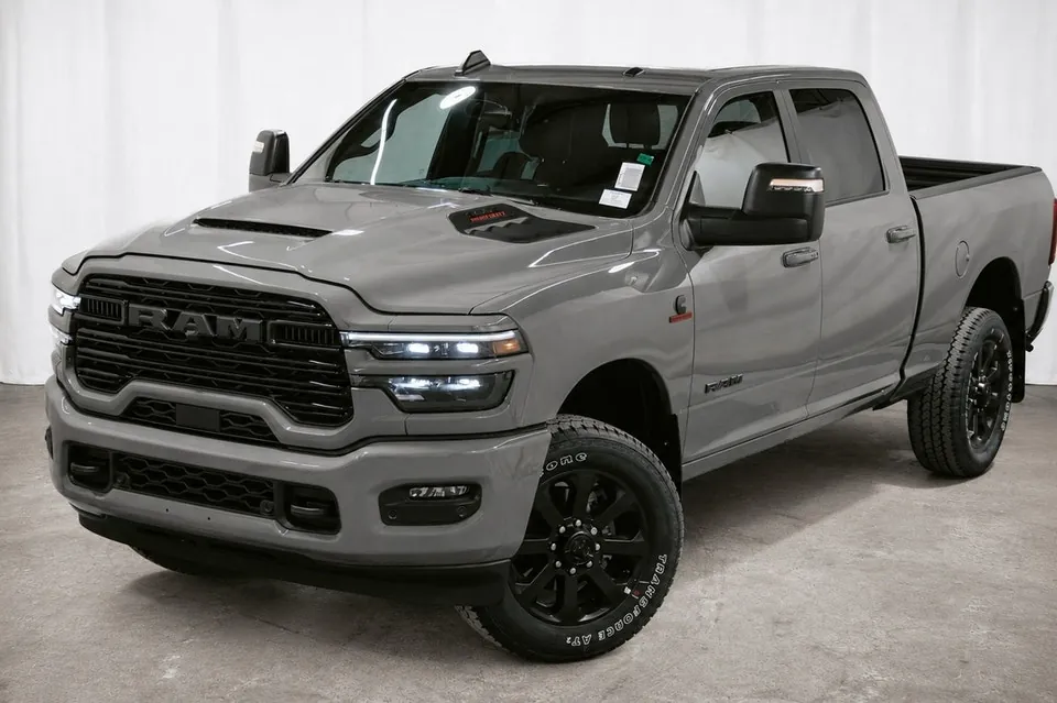 Ram 3500 Laramie 2026 photo 3