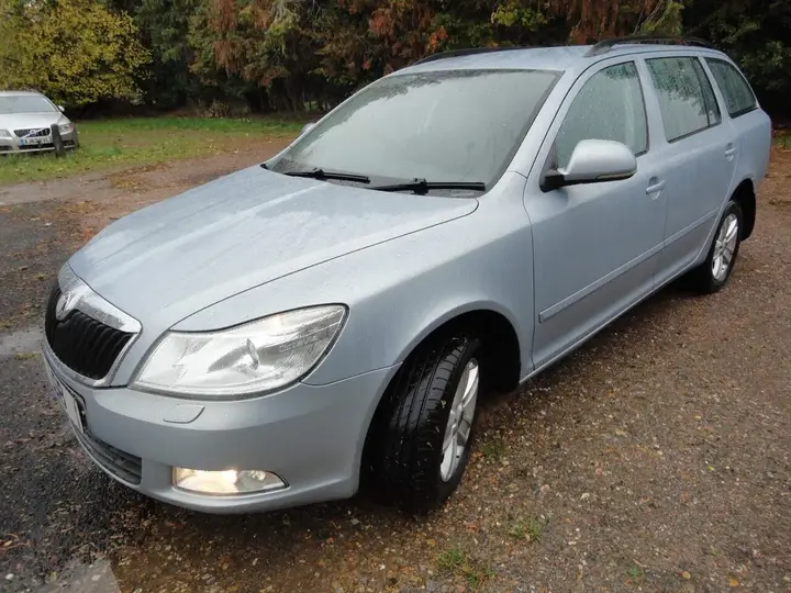 Skoda Octavia 2010 photo 2