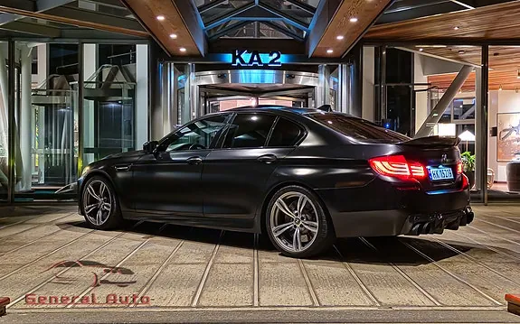 BMW M5 2012 photo 4