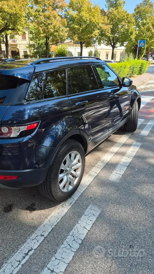 Land Rover Range Rover Evoque 2015 photo 2