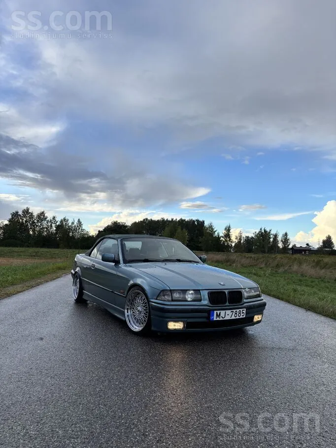 BMW 323