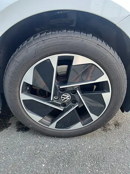 Volkswagen Id.3 2021 photo 2