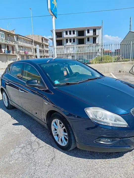 Lancia Delta 2012 photo 2
