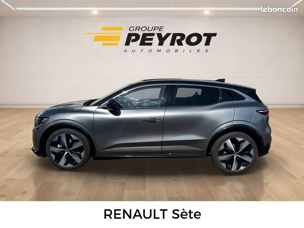 Renault Megane 2023 photo 2
