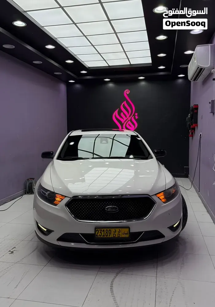Ford Taurus 2018 photo 2