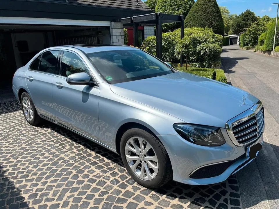 Mercedes-Benz E 200