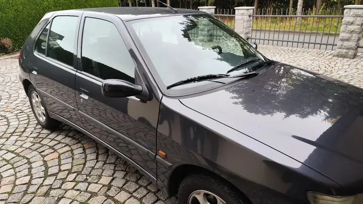 Peugeot 306