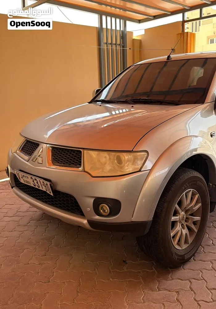 Mitsubishi Pajero Sport 2012 photo 3