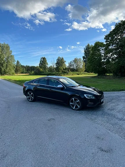 Volvo S60 2015 photo 4
