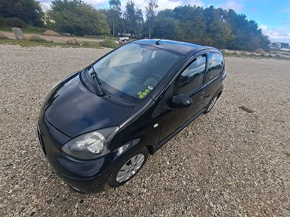 Toyota Aygo 2010 photo 2