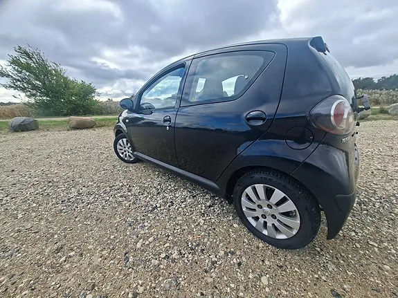 Toyota Aygo 2010 photo 4