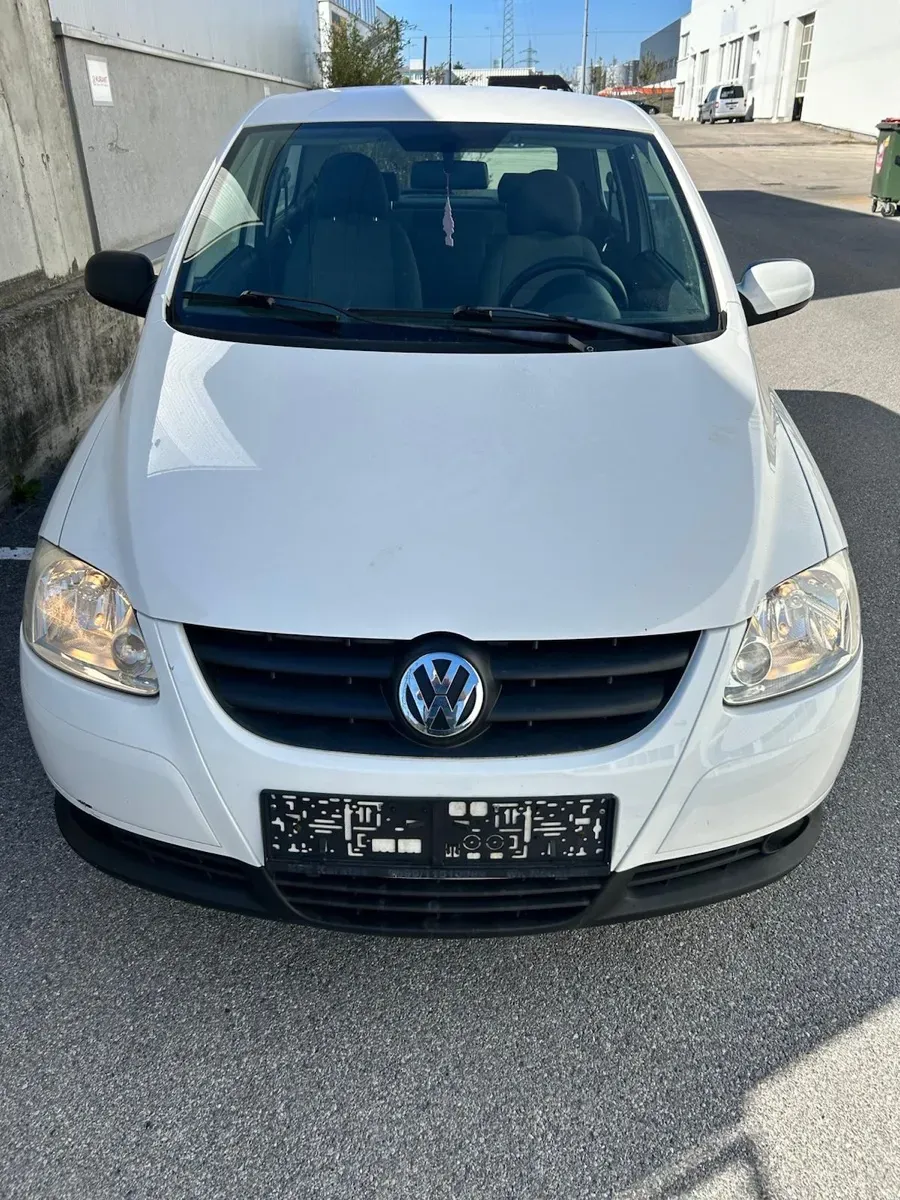Volkswagen Fox 2010 photo 2