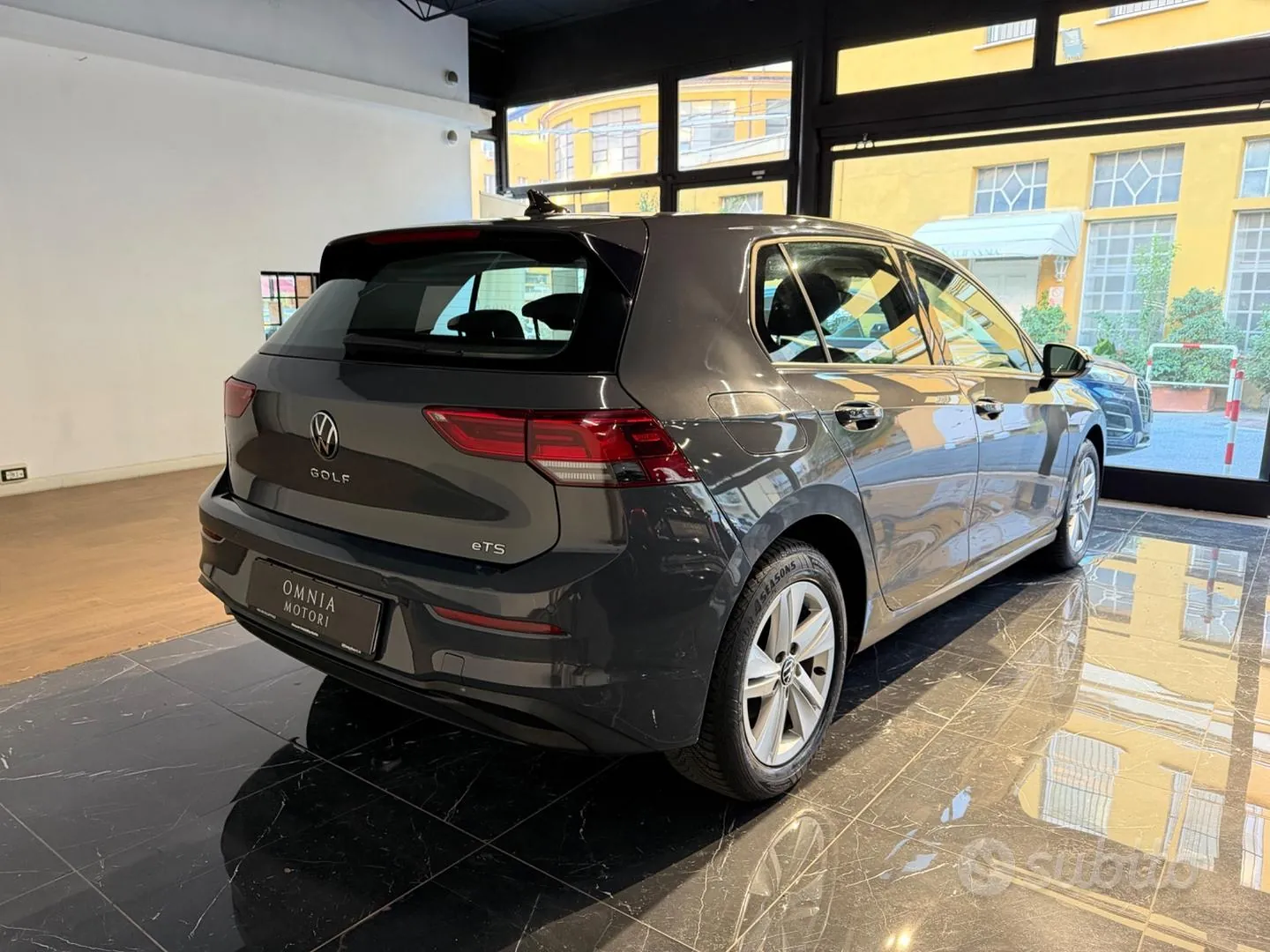 Volkswagen Golf 2023 photo 2