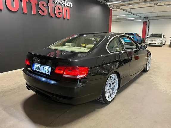 BMW 325I 2009 photo 3