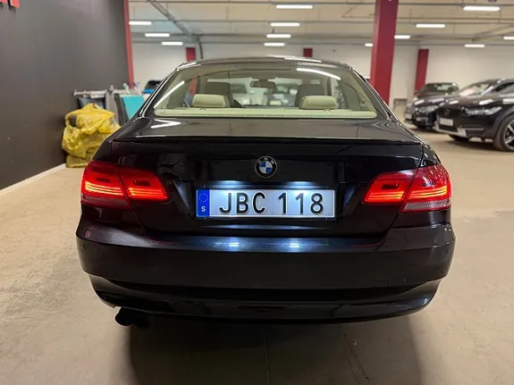 BMW 325I 2009 photo 4