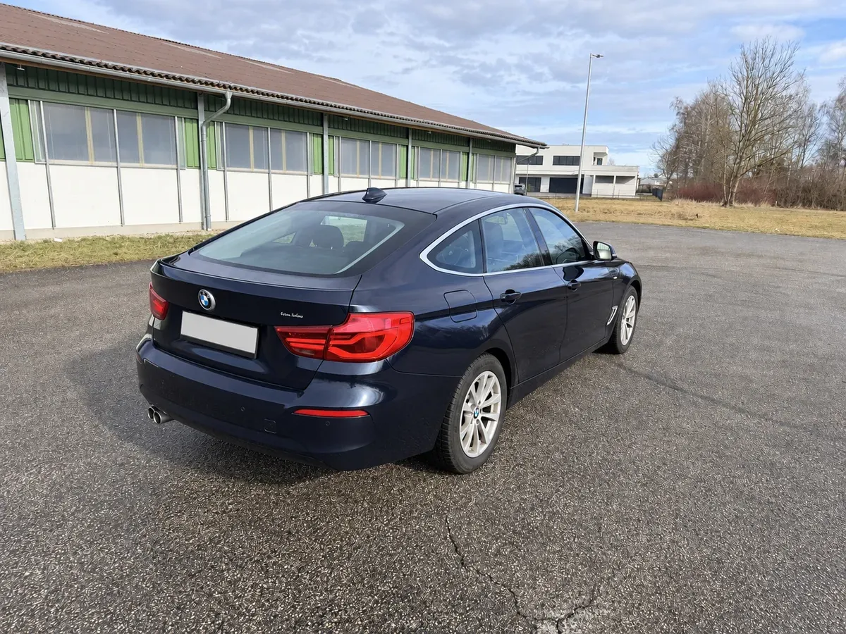 BMW 3 Series 2017 photo 3