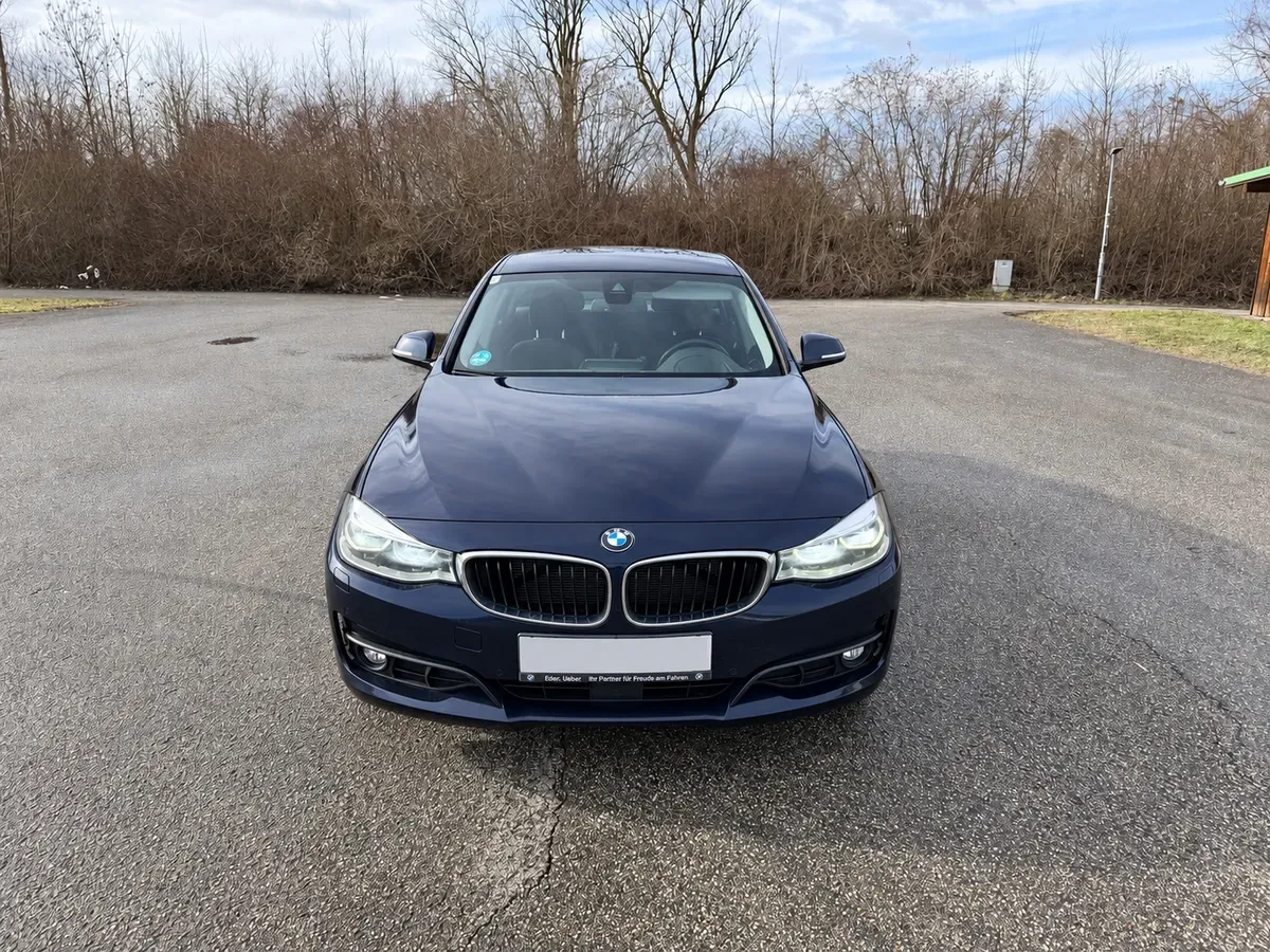 BMW 3 Series 2017 photo 2