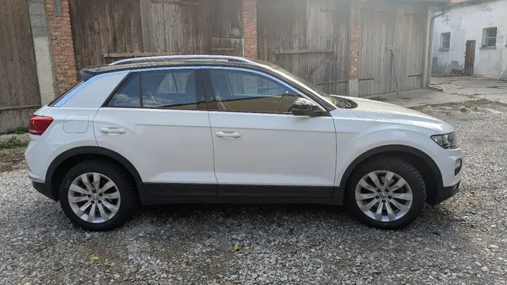 Volkswagen T-Roc 2018 photo 3