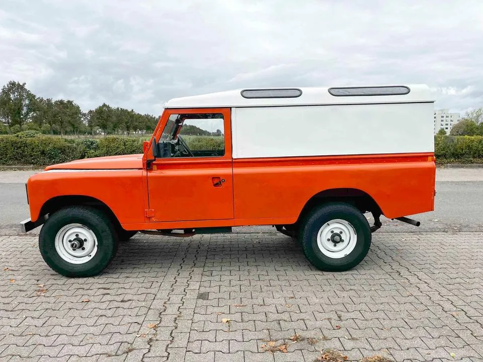 Land Rover Santana