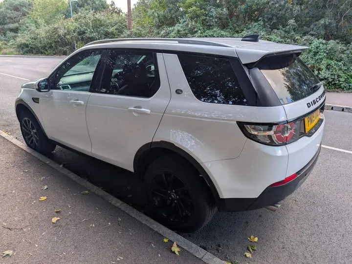 Land Rover Discovery Sport 2019 photo 4