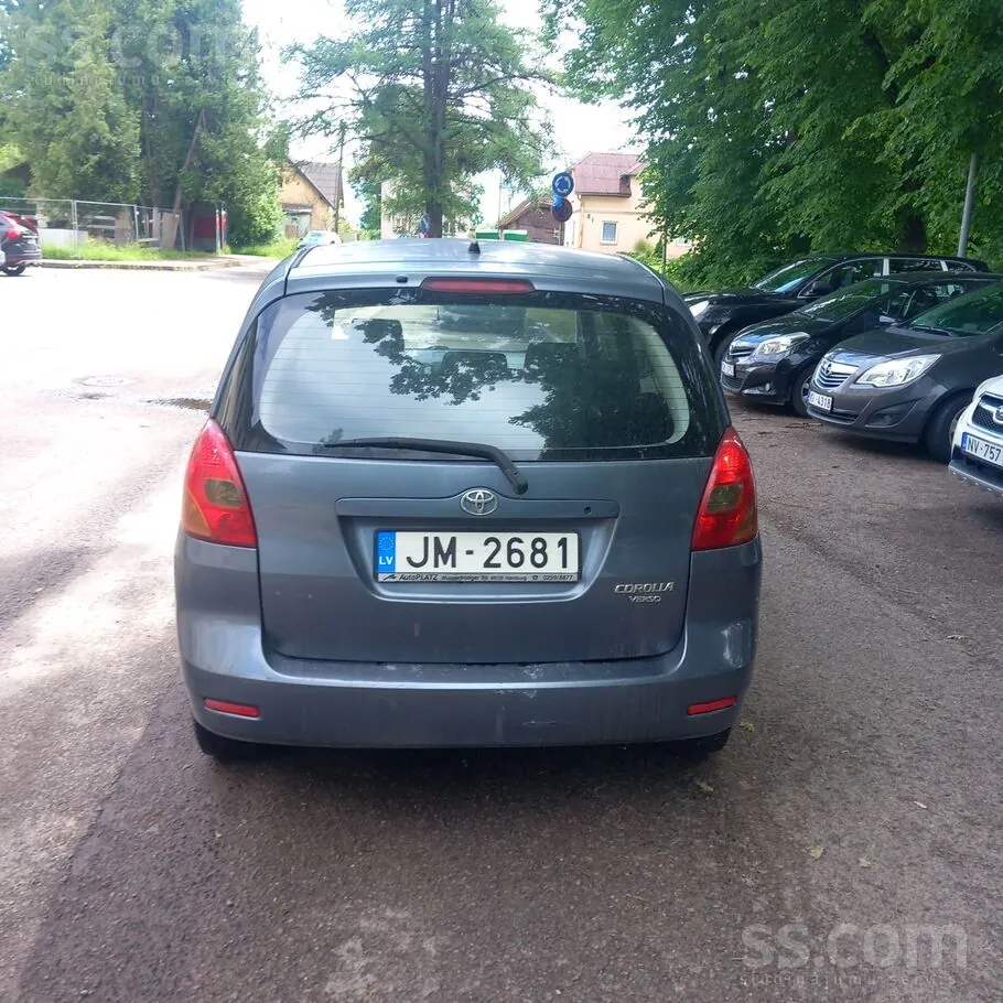 Toyota Corolla Verso 2004 photo 5