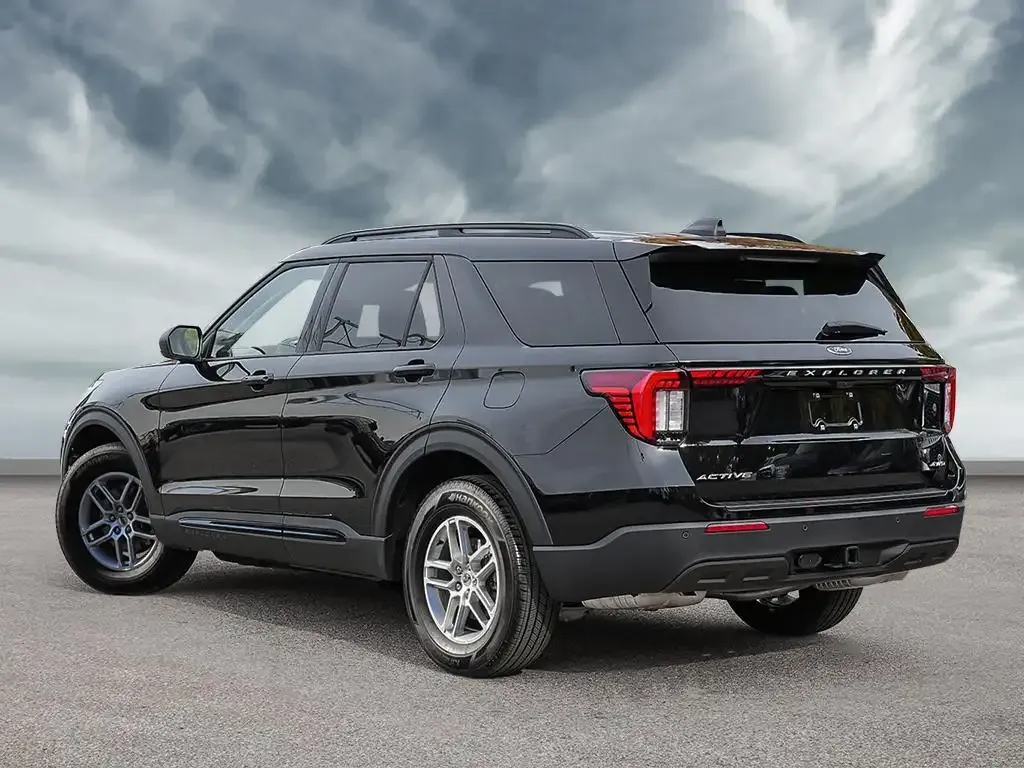 Ford Explorer 2026 photo 4