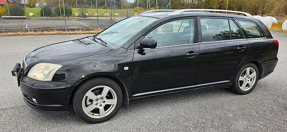Toyota Avensis 2004 photo 3