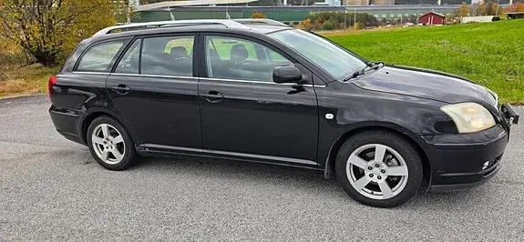Toyota Avensis 2004 photo 4