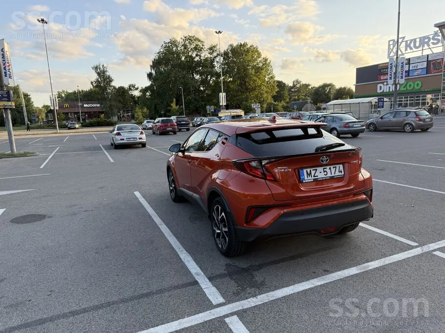 Toyota C-Hr 2021 photo 4