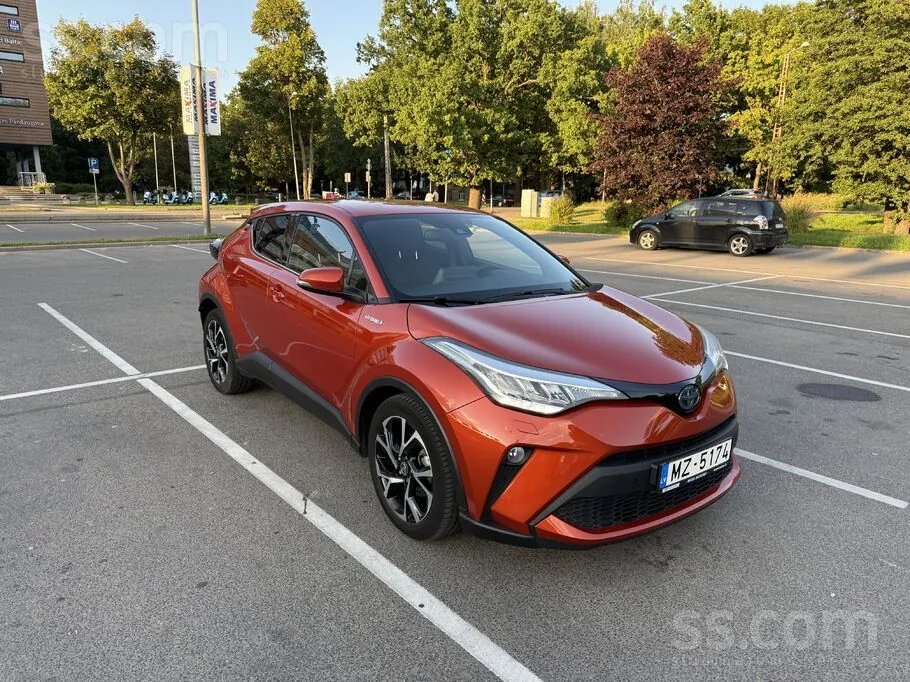 Toyota C-Hr 2021 photo 2