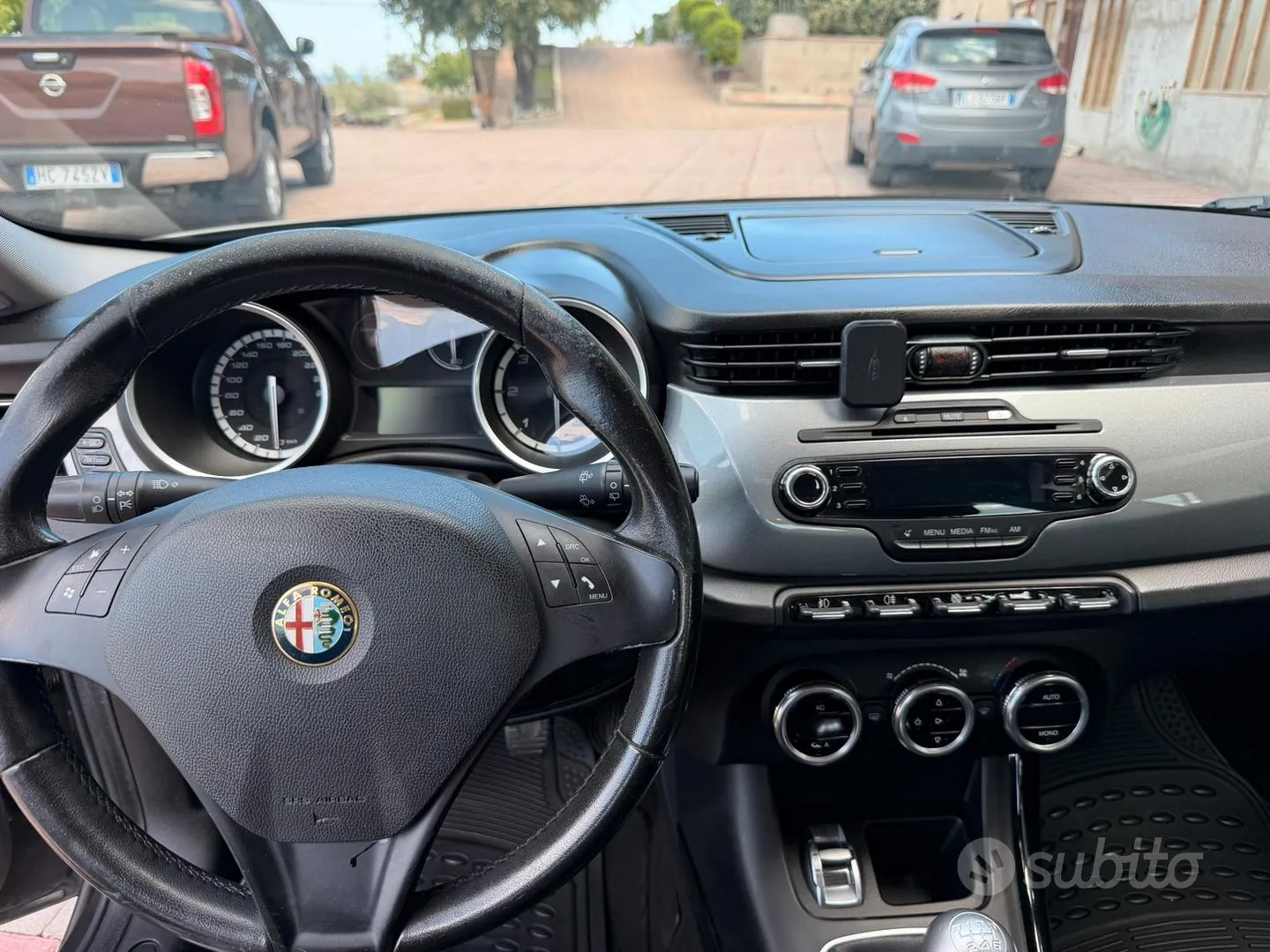 Alfa Romeo Giulietta 2012 photo 5