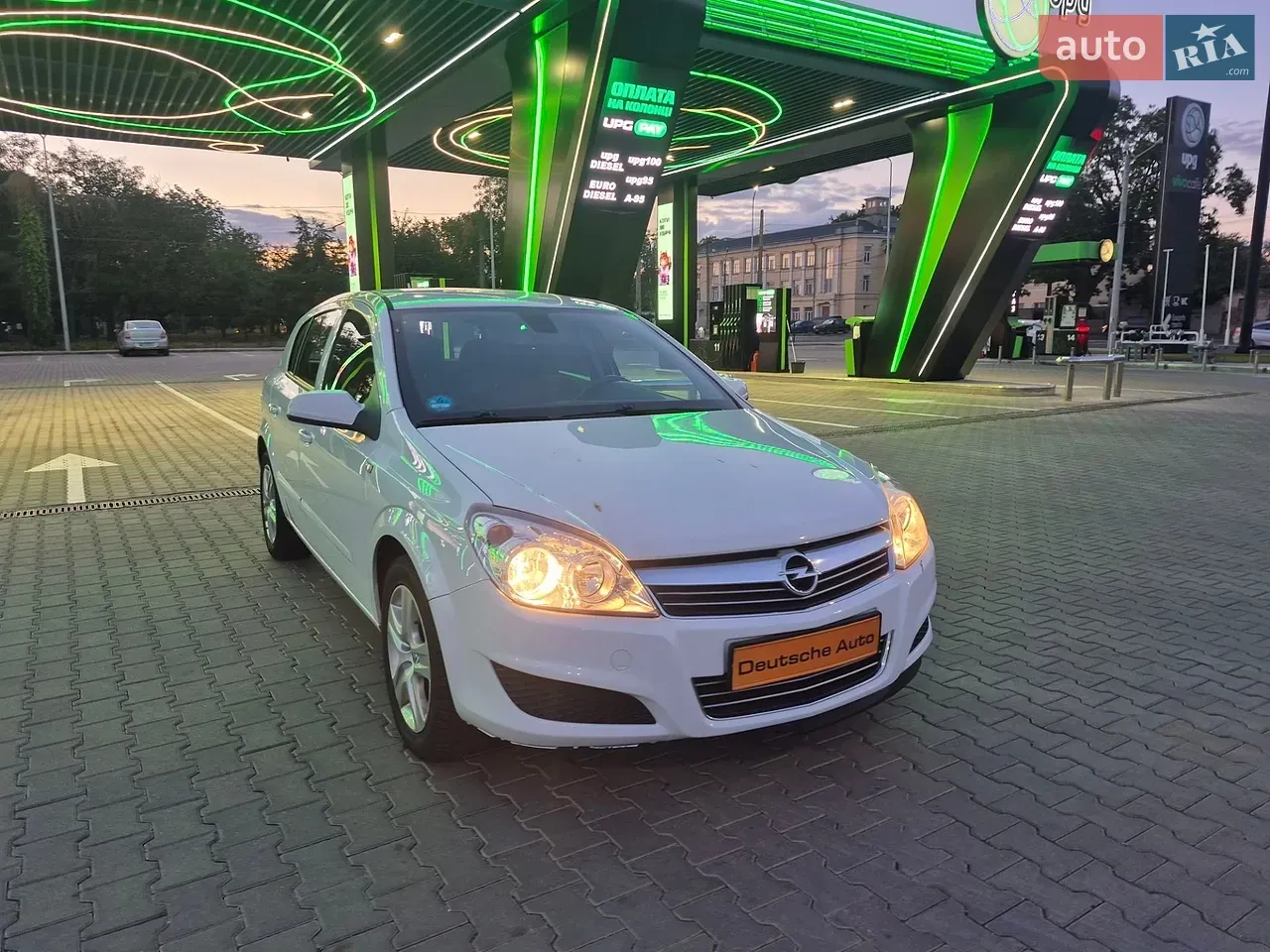 Opel Astra 2009 photo 2