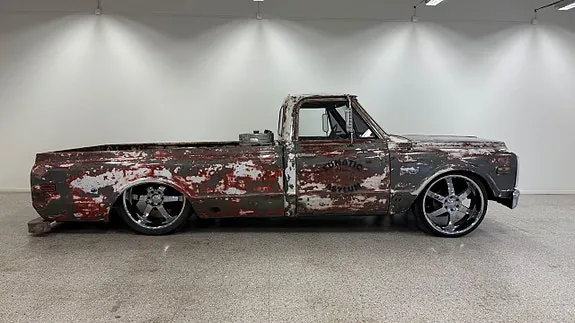 Chevrolet C10 1969 photo 2