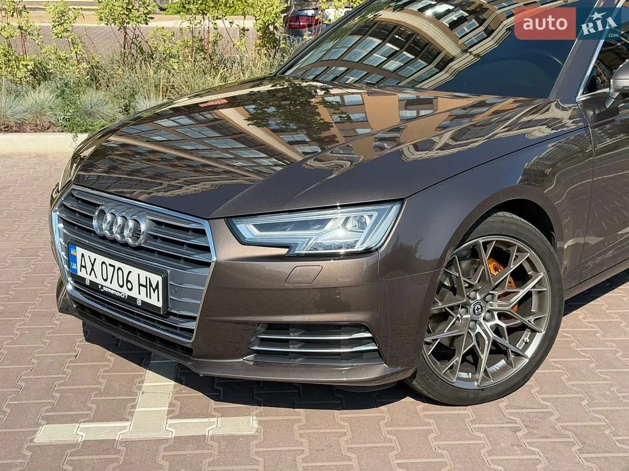 Audi A4 2018 photo 2