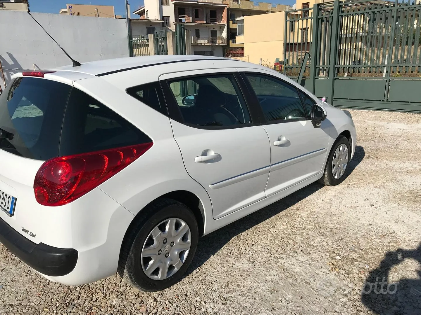 Peugeot 207 2013 photo 5