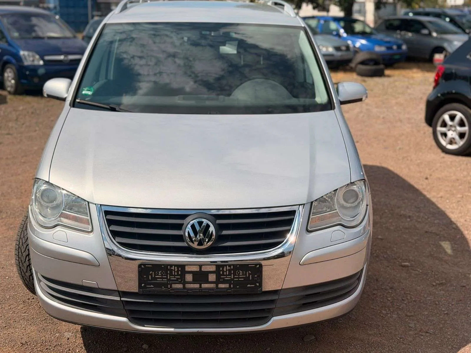 Volkswagen Touran 2009 photo 3