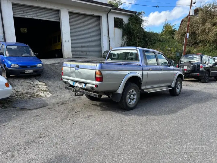 Mitsubishi L200 1999 photo 5