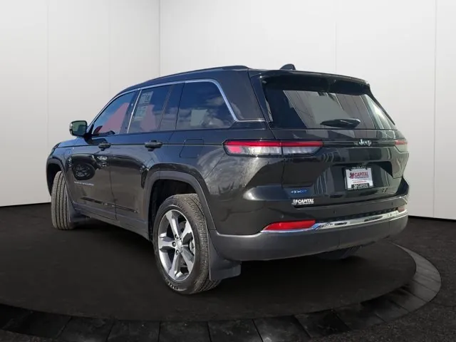 Jeep Grand Cherokee 2023 photo 4