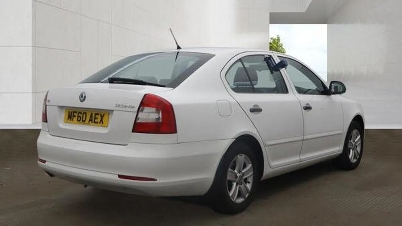 Skoda Octavia 2010 photo 4