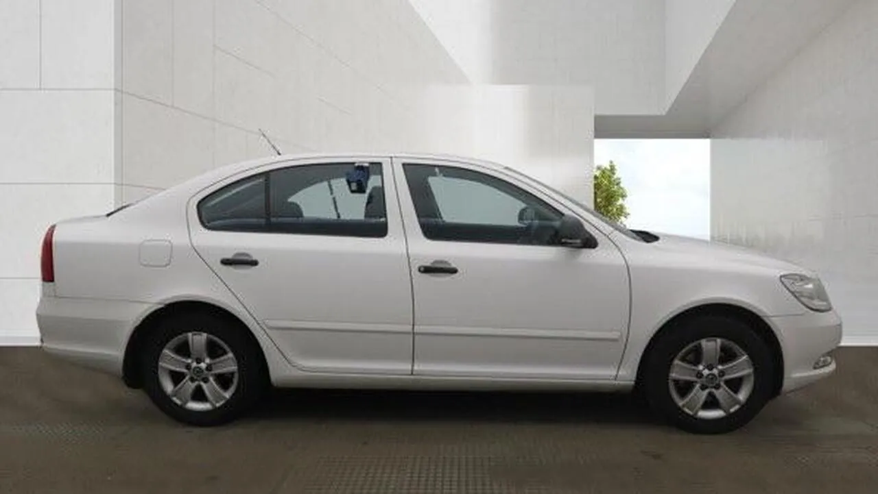 Skoda Octavia 2010 photo 5