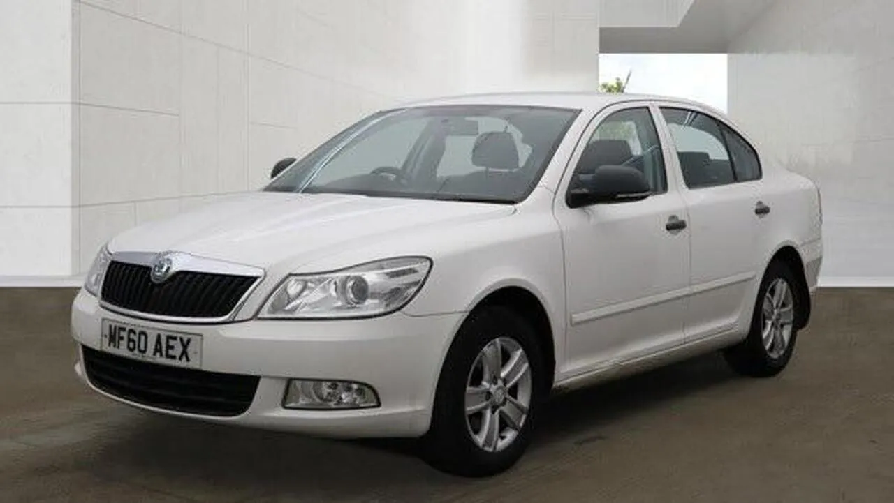 Skoda Octavia 2010 photo 2
