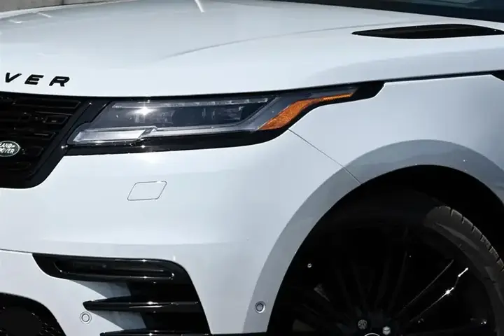 Land Rover Range Rover Velar 2026 photo 2