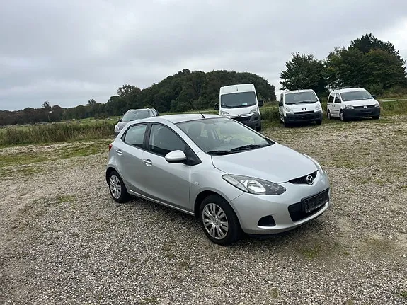 Mazda 2 2008 photo 3