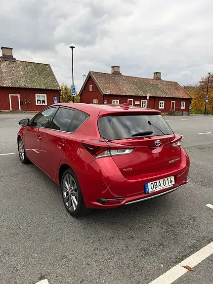 Toyota Auris 2016 photo 2