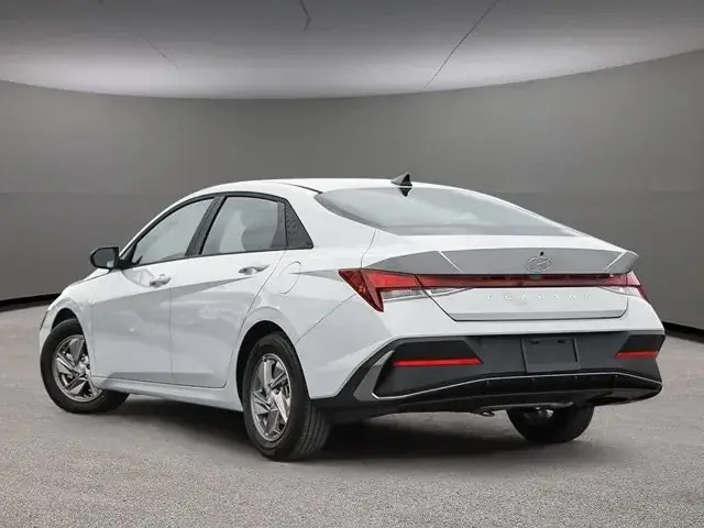 Hyundai Elantra 2026 photo 4