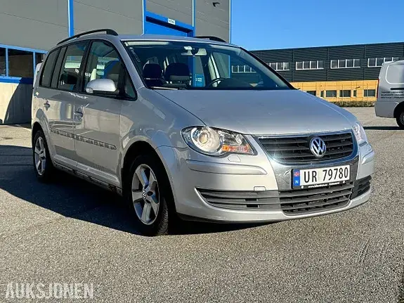Volkswagen Touran 2009 photo 3
