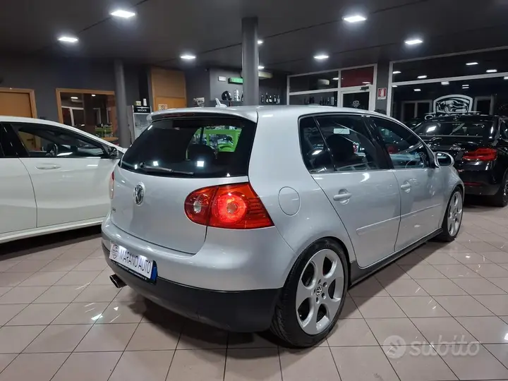 Volkswagen Golf 2005 photo 2
