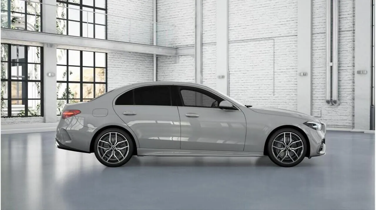 Mercedes-Benz C-Class photo 3